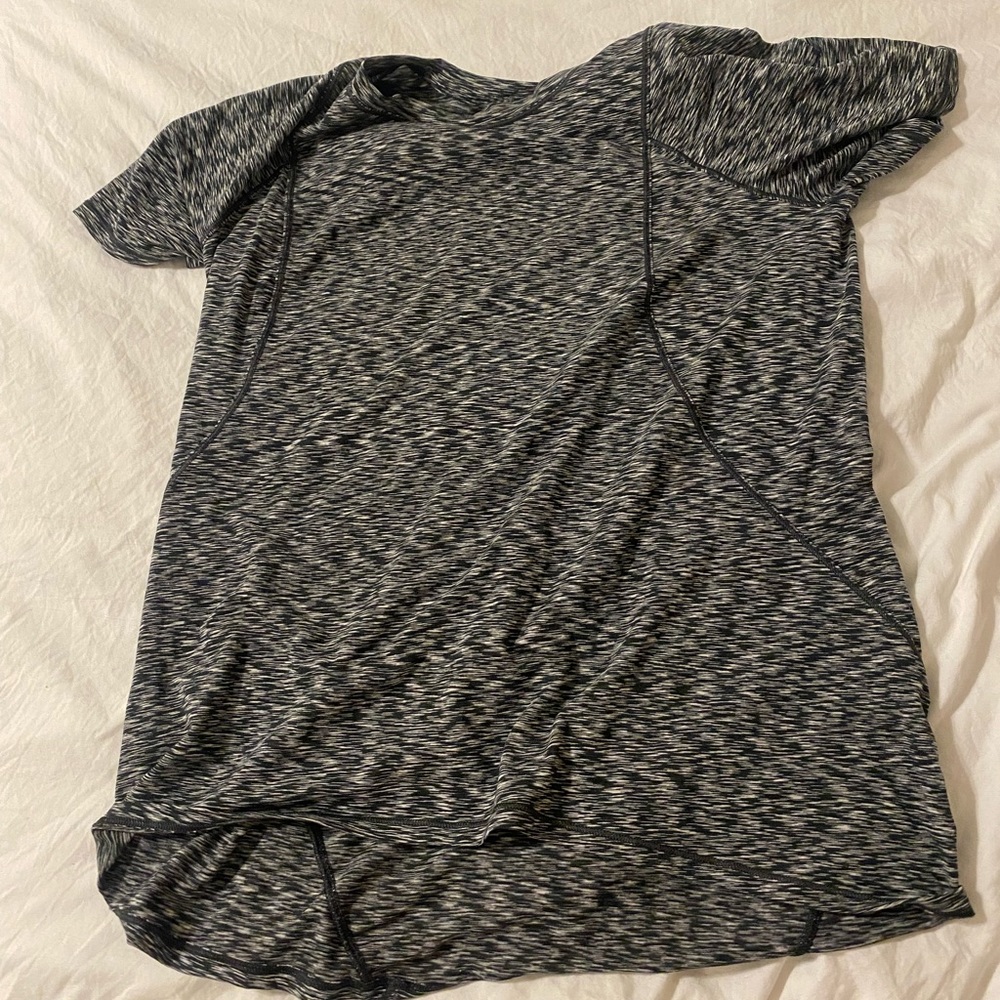 Lululemon size 4 loose shirt